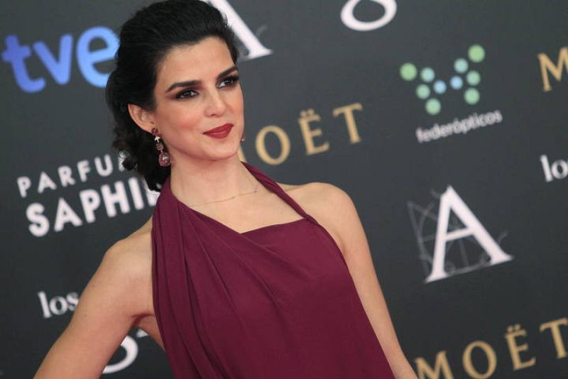 La actriz Clara Lago viste un modelo de Ulises Mérida