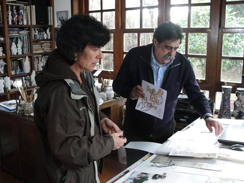 En el estudio de Xosé Vizoso, diseñador de Sargadelos