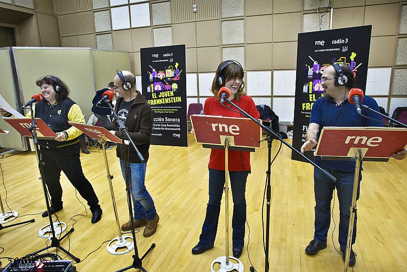 Teté Delgado, Pepe Viyuela, Alexandra Jiménez y Juan Suárez, en el Teatro 2 de la Casa de la Radio, en Prado del Rey.