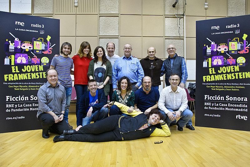 Foto de familia de 'El joven Frankenstein' de RNE.