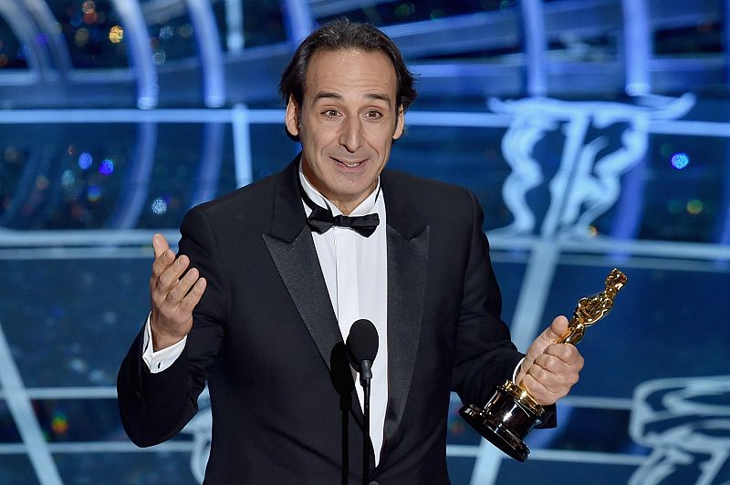 Alexandre Desplat recoge el oscar a la mejor banda sonora por 'Grand Hotel Budapest'