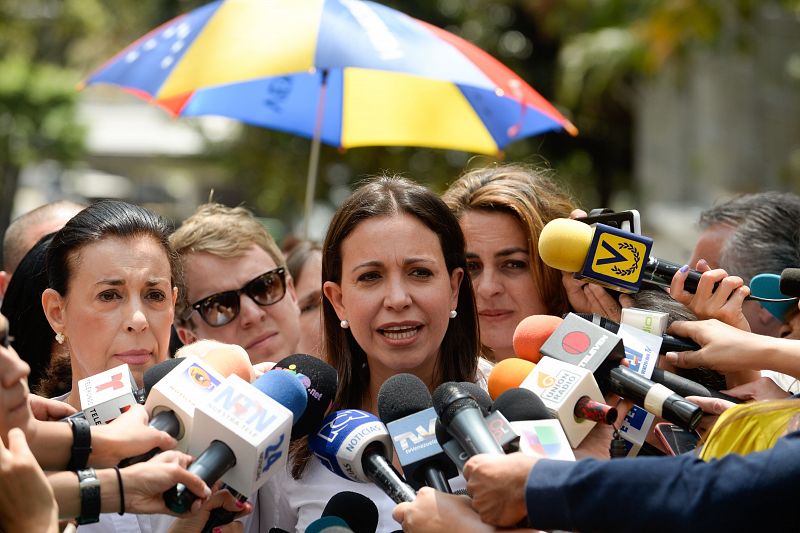 Machado habla a los medios de comunciación tras la manifestación en la capital venezolana