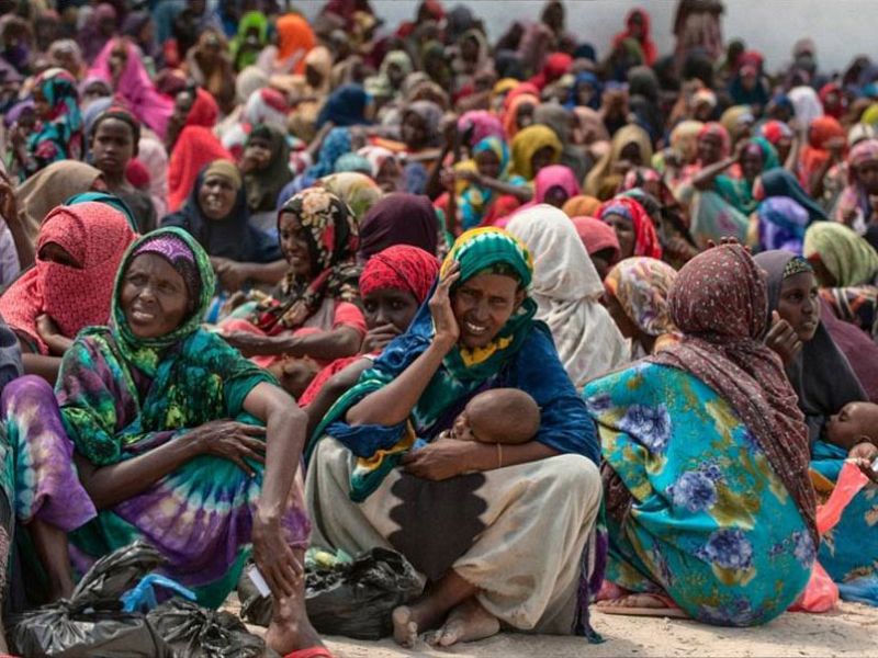 Somalia, devastada por 20 años de guerra, sufre una grave crisis humanitaria.