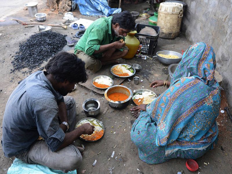 El 37% de los adultos en India están al borde de la malnutrición.