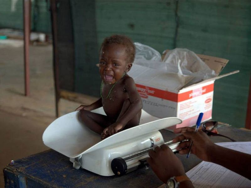  Uno de cada siete chicos nigerinos se muere antes de cumplir cinco años. 