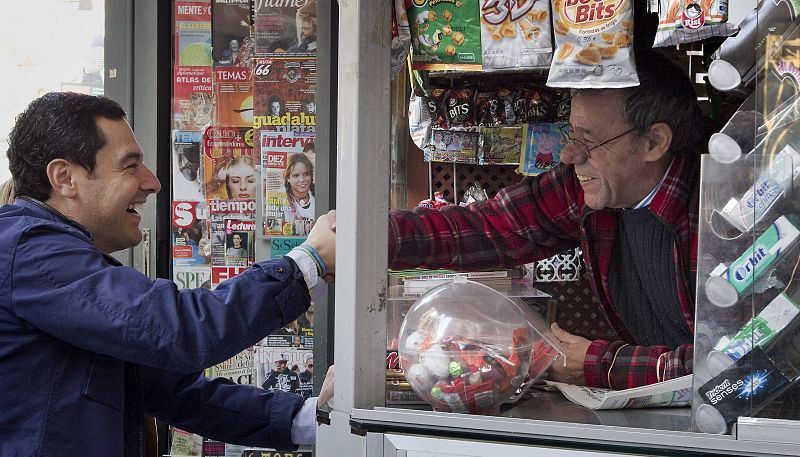 MORENO RECORRE EL CENTRO DE SEVILLA