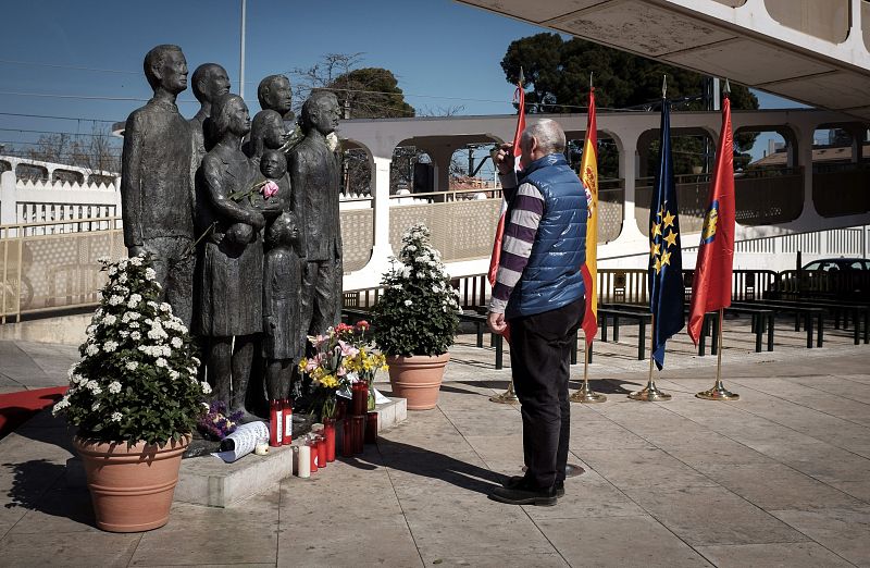 Después de la unidad en el décimo aniversario, las víctimas han vuelto a recordar a los suyos por separado