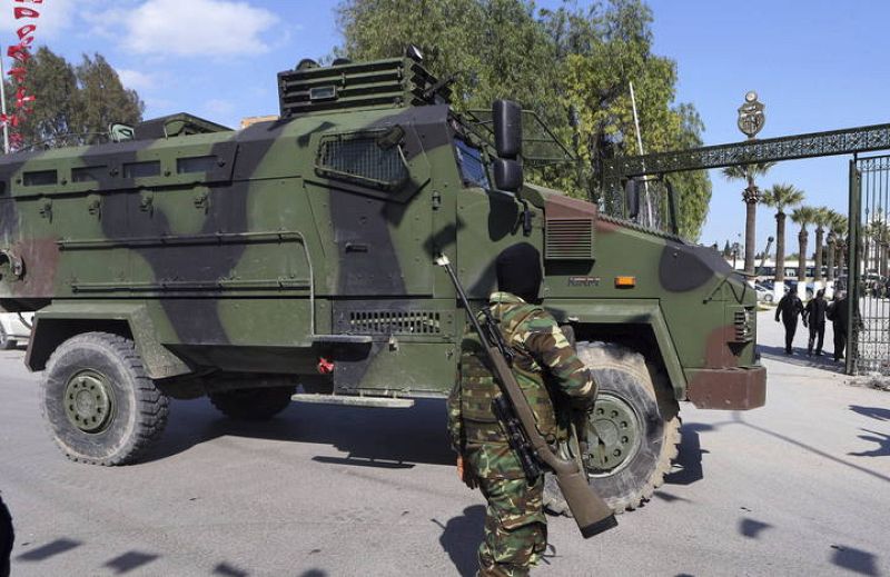ASALTO A PARLAMENTO EN TÚNEZ