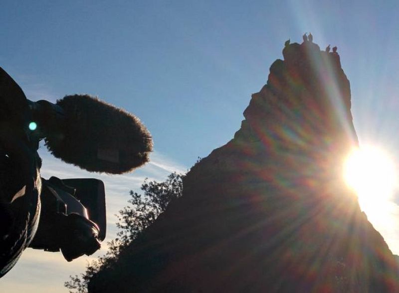 Grabando los buitres en el salto del gitano en Monfragüe
