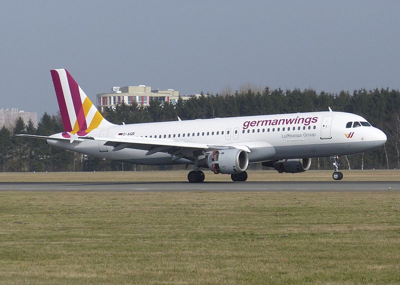 Imagen deL 7 de marzo de un Airbus 320 de Germanwings despegando del aeropuerto de Hamburgo (Alemania).