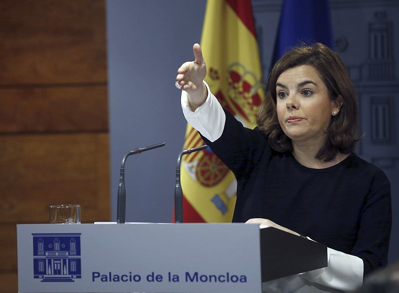 RUEDA DE PRENSA DE SÁENZ DE SANTAMARÍA TRAS REUNIÓN GABINETE DE CRISIS