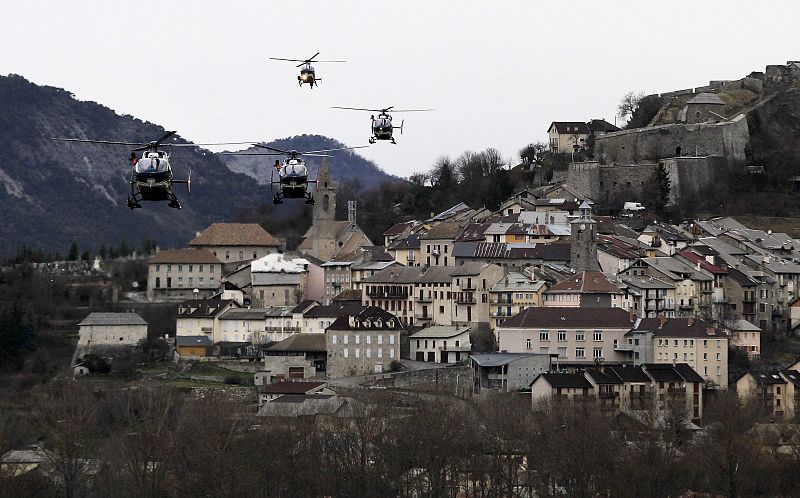 Los helicópteros de rescate sobrevolaban la localidad francesa de Seyne-les-Alps en la mañana del miércoles.