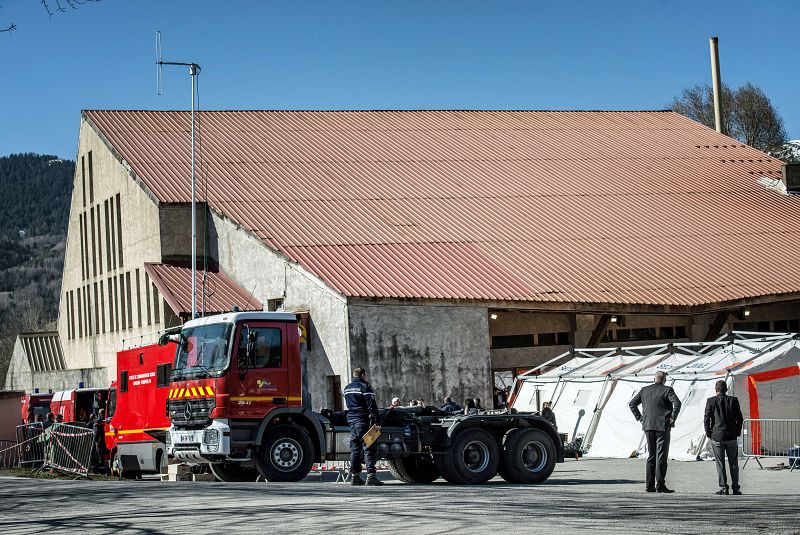 La capilla instalada en Syne-les-Alpes, preparada para recibir a las familias de las víctimas