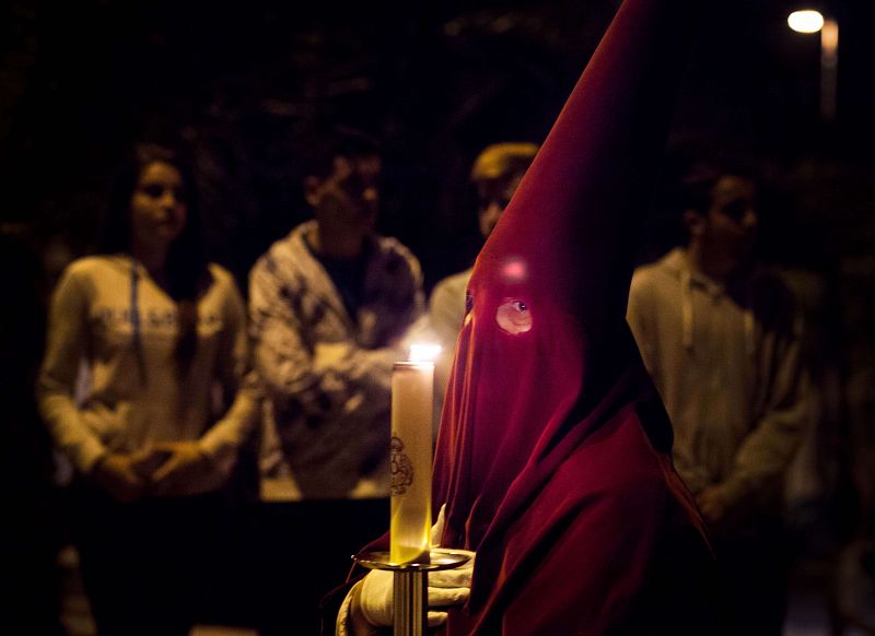 La hermandad de Nuestro Padre Cautivo en la procesión del Encuentro en La Laguna, en Tenerife