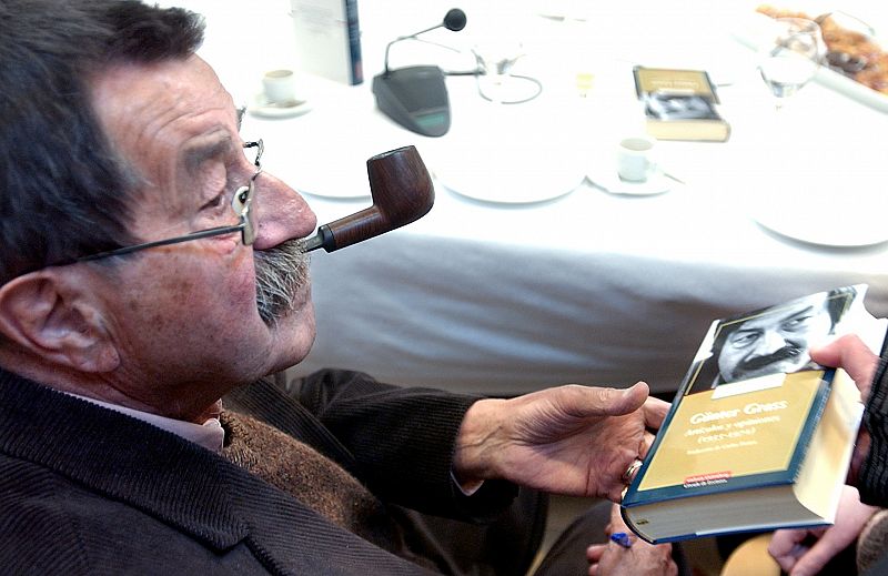 El escritor alemán Günter Grass, Premio Nobel de Literatura y Príncipe de Asturias de las Letras en 1999, ha muerto a los 87 años en la ciudad de Lübeck.