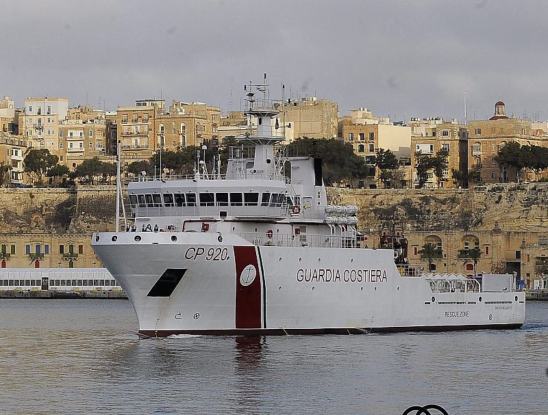 El barco 'Gregoretti' de la Guardia Costera italiana ha llegado al puerto de La Valeta