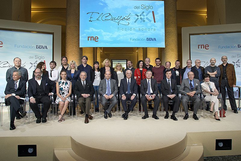 Foto de familia de la presentación de 'El Quijote del siglo XXI'.