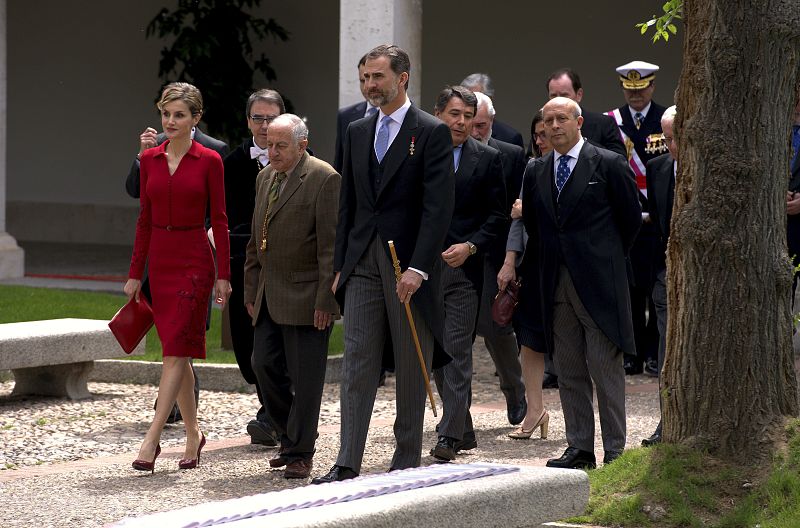 JUAN GOYTISOLO RECIBE EL PREMIO CERVANTES DE MANOS DEL REY