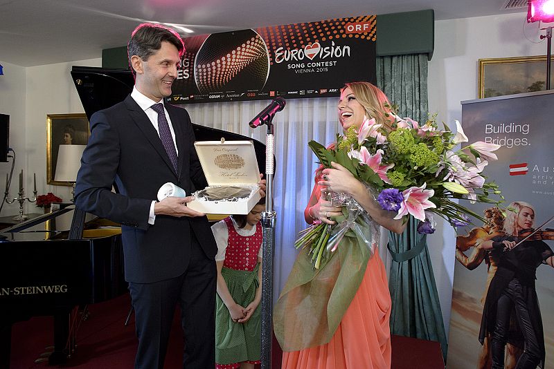 El embajador deseó suerte a Edurne