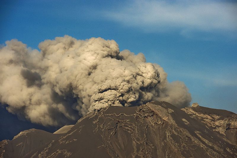 Vista del volcán Calbuco desde La Ensenada, en Chile