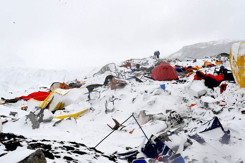 Devastación en el campamento base del Everest tras el terremoto de Nepal