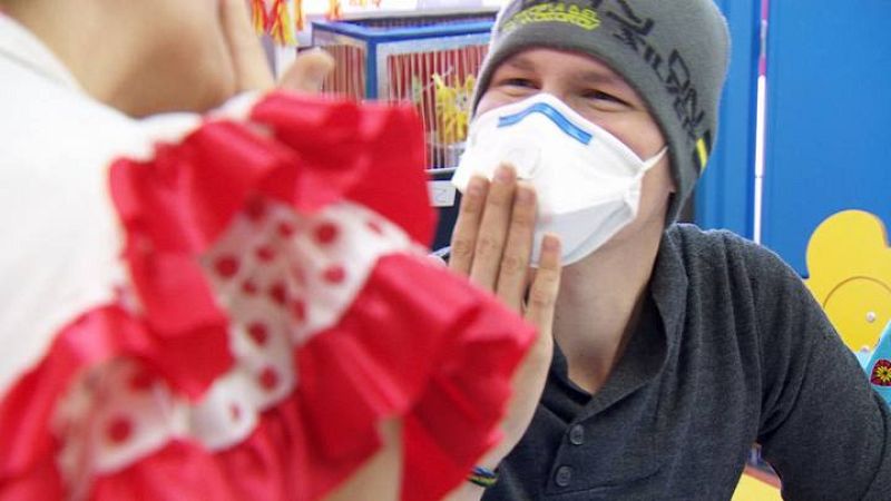 Ismael lanza un beso a Benicilina