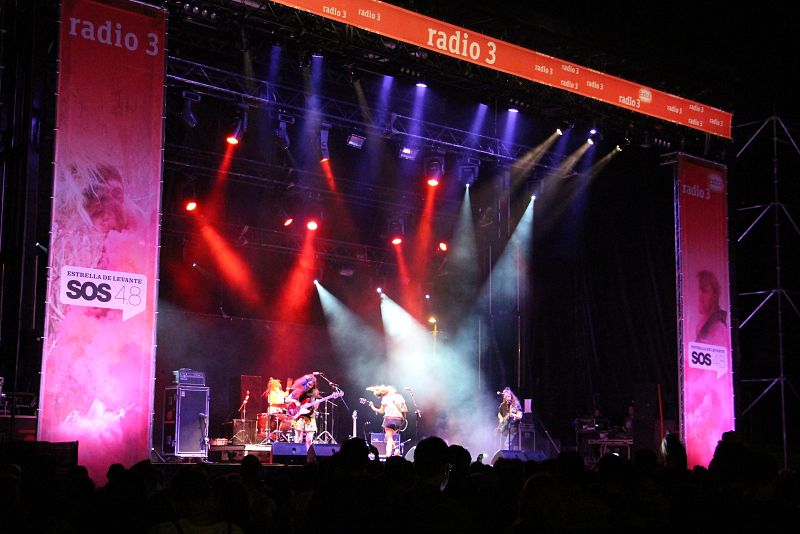 SOS 4.8 2015 - Hinds desde el escenario Radio 3