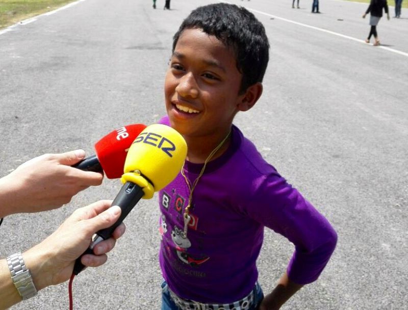 Un niño que, aunque, ha perdido su casa dice que es feliz