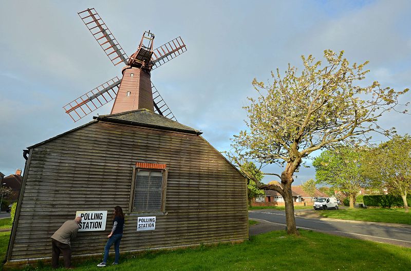 Colegio electoral en un molino en West Blatchington, cerca de Brighton, sur de Inglaterra