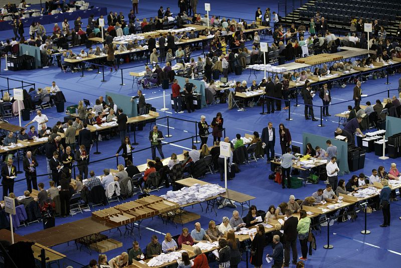 Comienza el recuento oficial de votos en el Emirates Arena de Glasgow, Escocia (R.Unido).