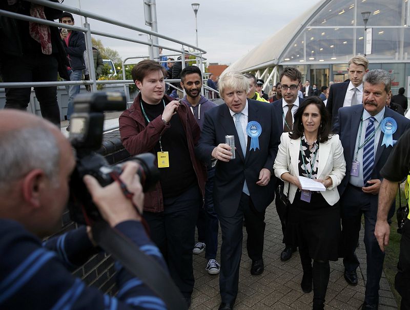 El alcalde de Londres Boris Johnson junto a su mujer Marina.