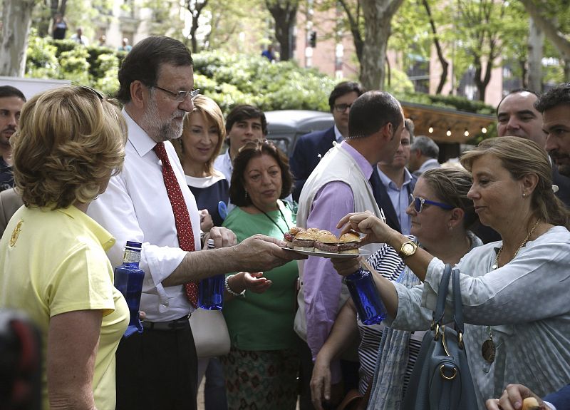 RAJOY, CIFUENTES Y AGUIRRE DAN UN PASEO EN BICICLETA