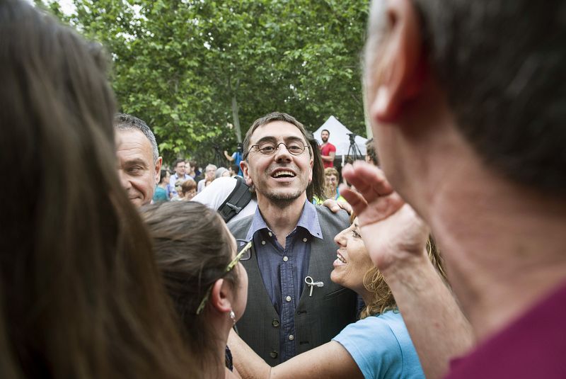 El ex número tres de Podemos, Juan Carlos Monedero, asiste a un mitin de Pablo Iglesias en Madrid