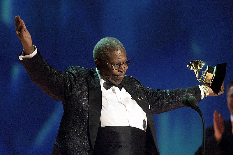 B.B.King en febrero de 2001 durante los Premios Grammy