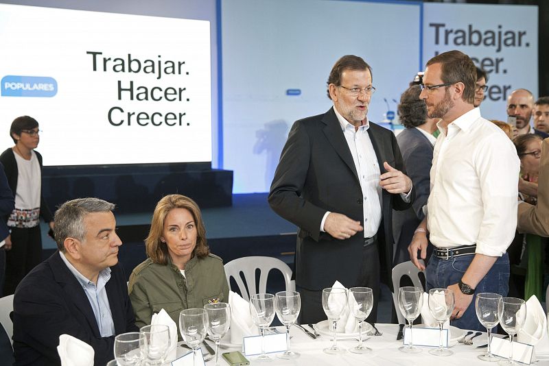 RAJOY EN UN ALMUERZO-MÍTIN EN VITORIA