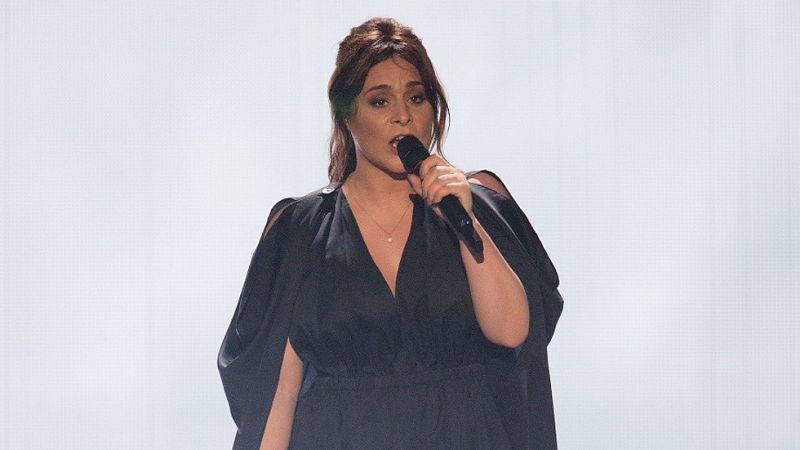 Eurovisión 2015 - Trijntje Oosterhuis, representante de Países Bajos, canta 'Walk along'