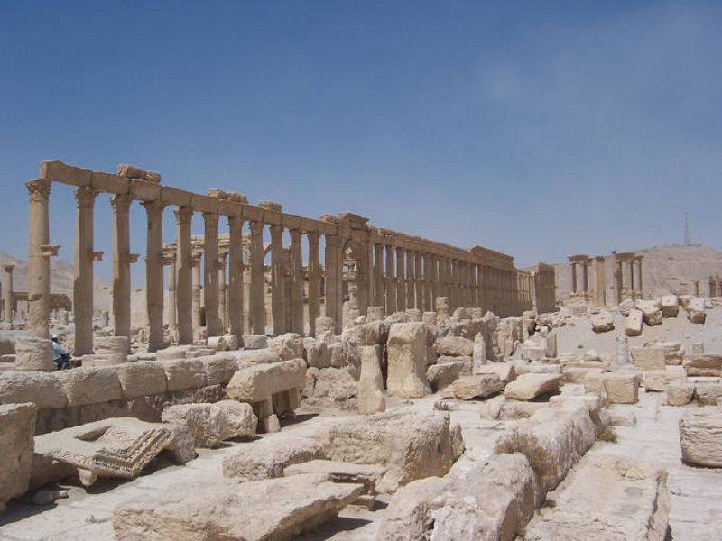 Vista de la gran columnata de 1.200 metros de largo.