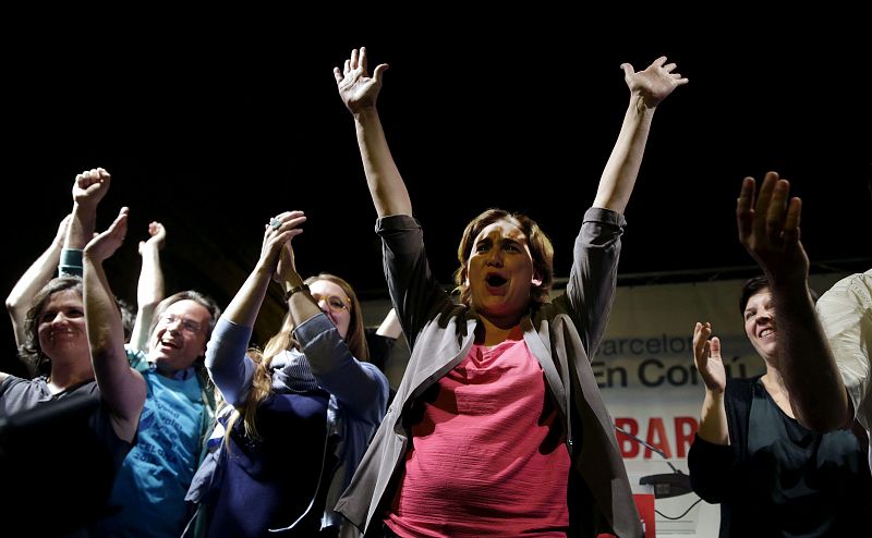 Ada Colau, de Barcelona en Comú, se dirige a sus simpatizantes tras convertirse en la primera mujer que ha ganado las elecciones municipales en Barcelona.