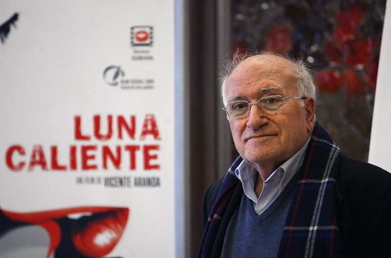 El cineasta Vicente Aranda, durante la presentación en Madrid de su película "Luna Caliente".