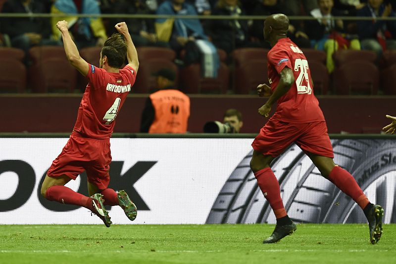 Krychowiak celebra su gol, el 1-1 ante el Dnipro.