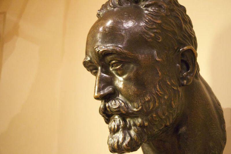  Busto del compositor Ruperto Chapí en la Sociedad General de Autores de España