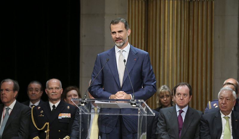 El rey Felipe VI durante el discurso que ha pronunciado en la visita al Ayuntamiento parisino.