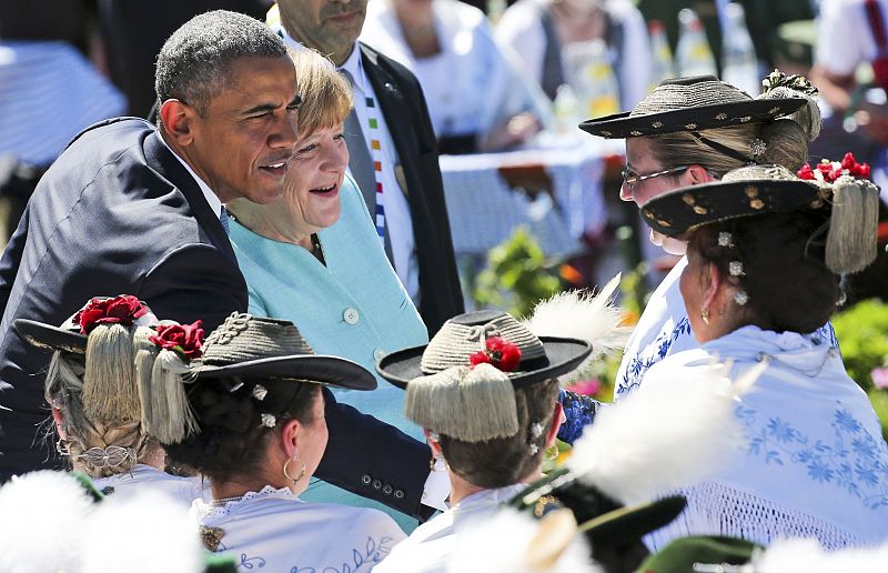 Merkel y Obama saludan a los habitantes de Krün horas antes del G7