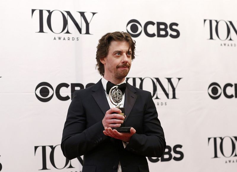 El actor Christian Borle se ha alzado como ganador del Tony a mejor interpretación principal masculina por su papel en 'Something Rotten!'.