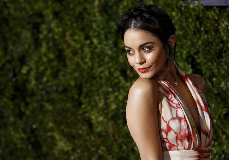 La actriz Vanessa Hudgens a su llegada a la 69 edición de los premios Tony de teatro en Estados Unidos.