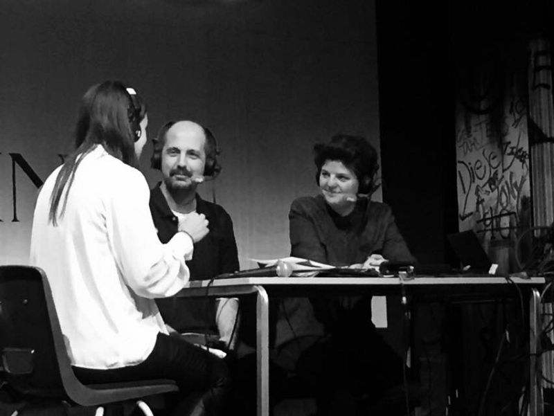 Maika Makovski charla con Paula Quintana y José Manuel Sebastián en el programa especial emitido por Radio 3 desde LIPA