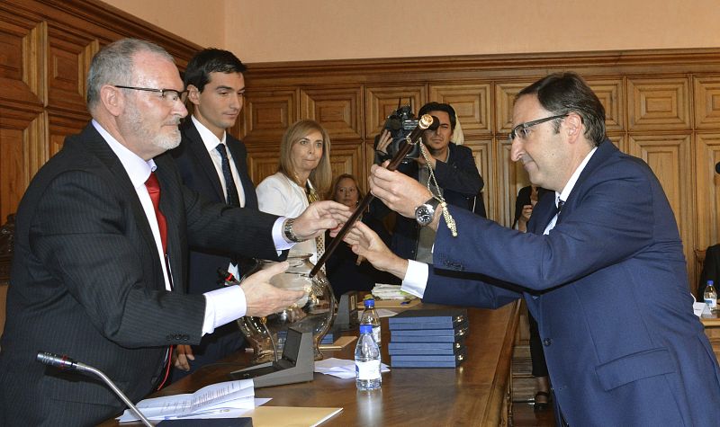 Alfonso Polanco, del PP, durante el acto en el que ha tomado posesión como alcalde de Palencia con el apoyo de Ciudadanos