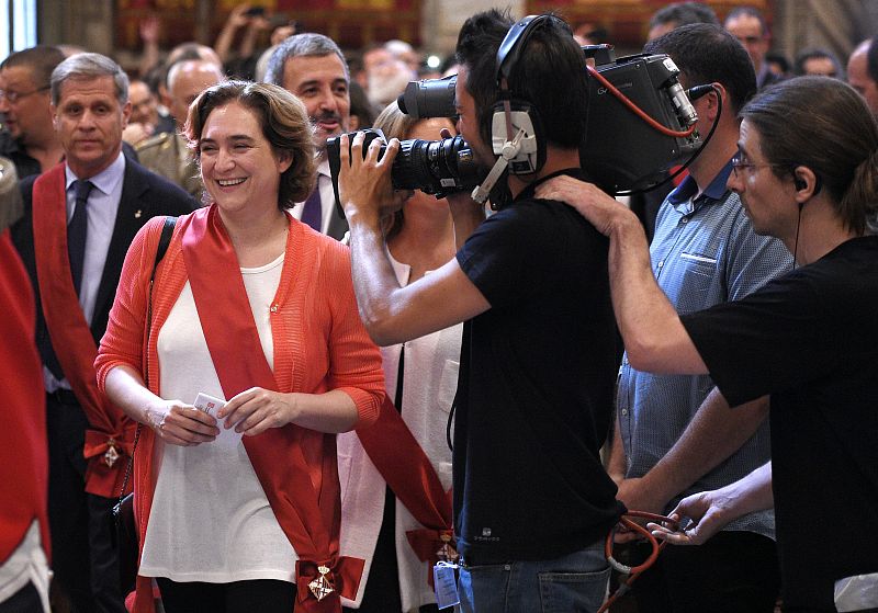 La candidata de Barcelona en Comú al ayuntamiento de Barcelona, Ada Colau, llega a la sesión de investidura