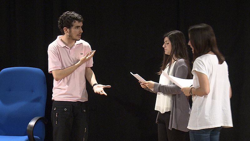 Fernando, María y María Luisa en el taller de teatro de buenos tratos