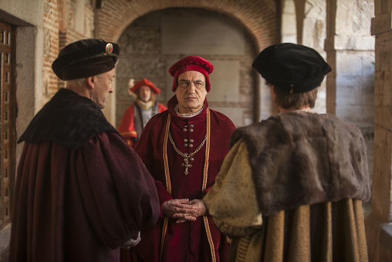 Carlos evita a Cisneros en su llegada a España